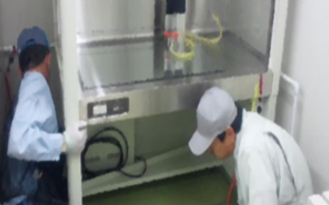 機器解体作業 イメージ