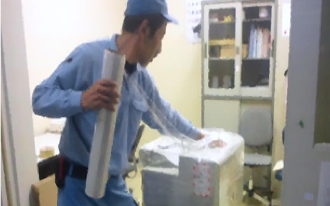 機器梱包作業 イメージ