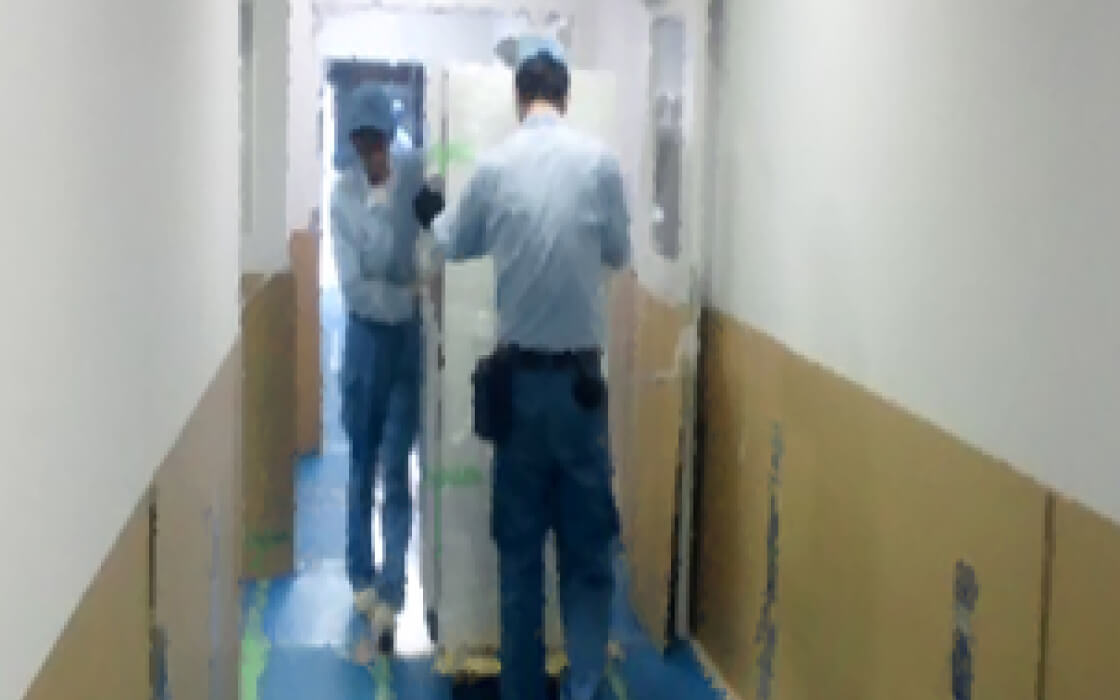 機器搬入作業 イメージ